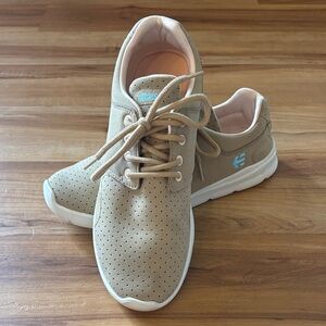 Etnies Scout XT SMU Tan and White Women's Sneakers